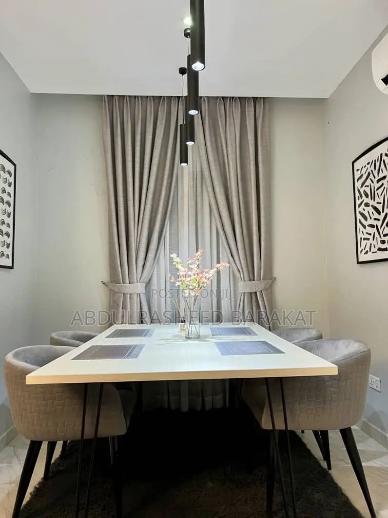 Luxury Three Bedroom Apartment With Gym