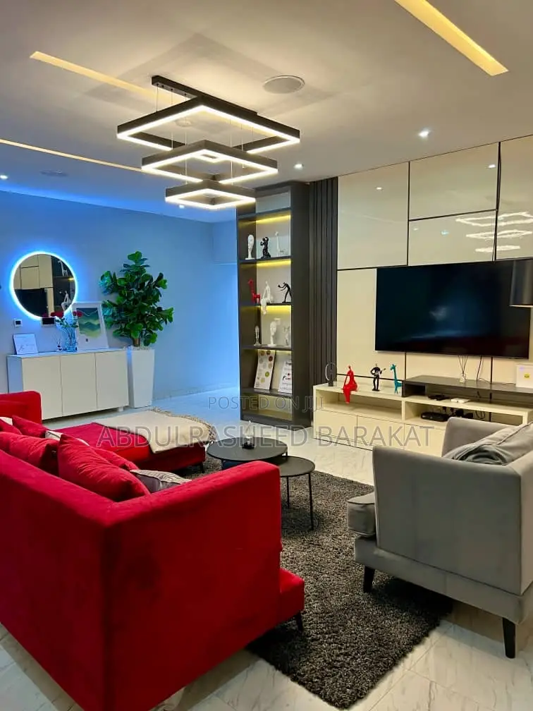 Luxury Three Bedroom Apartment With Gym