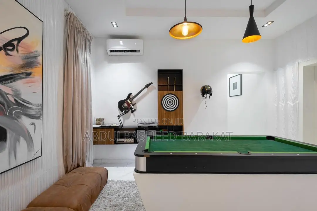 A Brand New Luxurious Two Bedroom With Snooker Ps5 Guitar