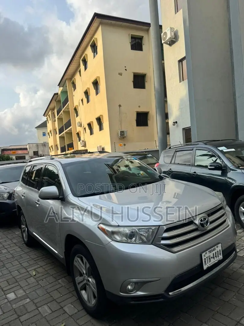 Toyota Highlander 2013 Silver