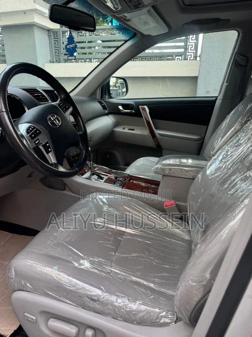 Toyota Highlander 2013 Silver