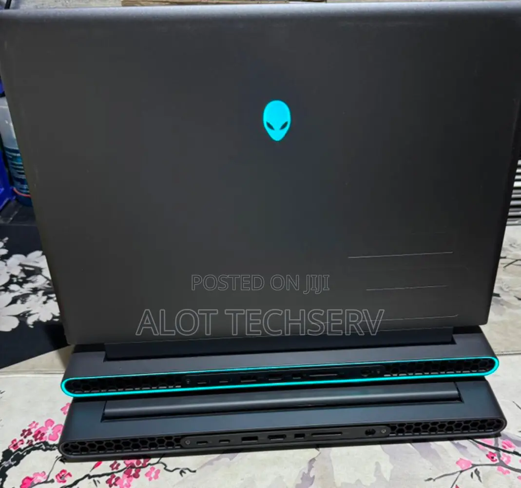 Laptop Dell Alienware M16 R1 32GB AMD Ryzen 9 SSD 2T