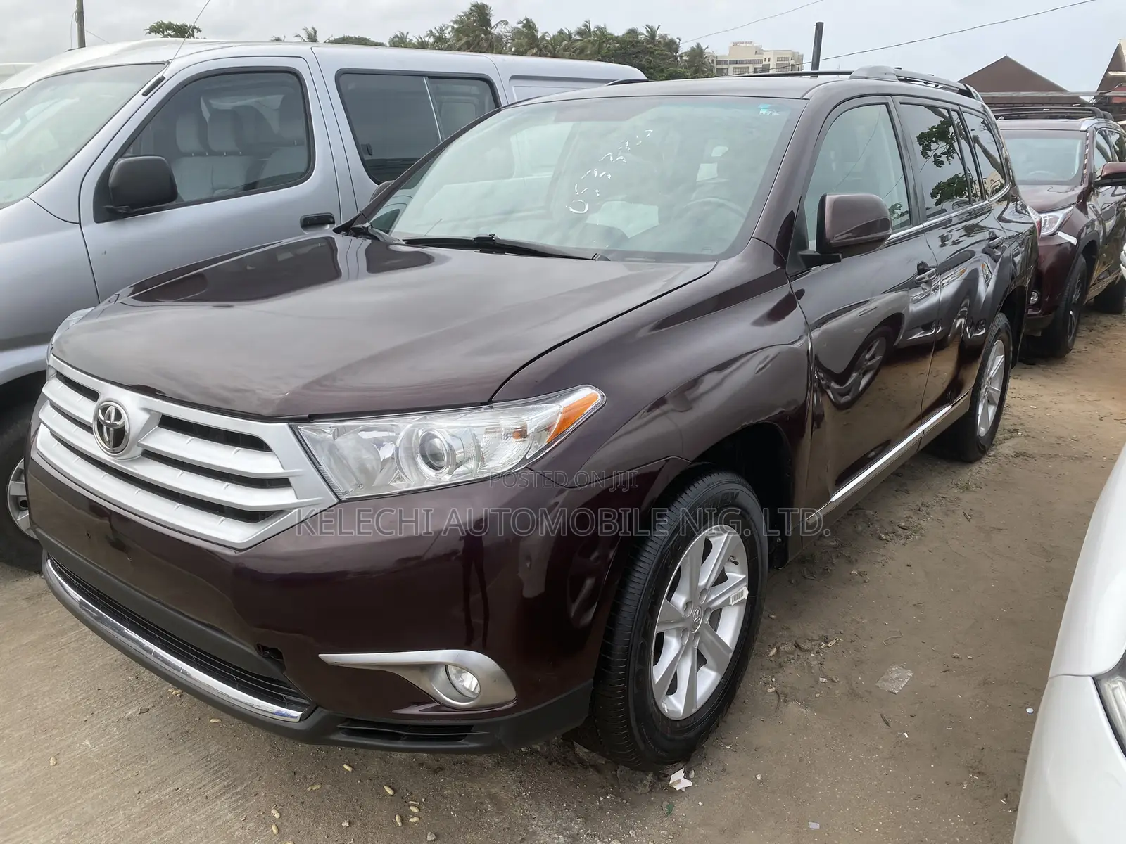 Toyota Highlander SE 2011 Purple