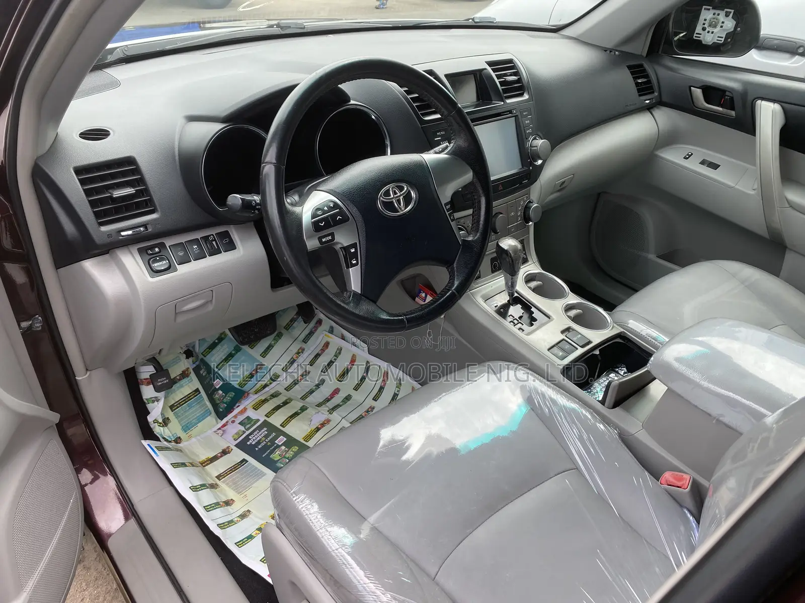Toyota Highlander SE 2011 Purple