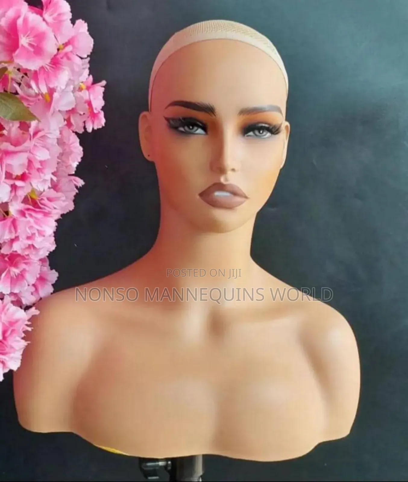 High Quality Fibre Female Mannequin Head With Shoulder