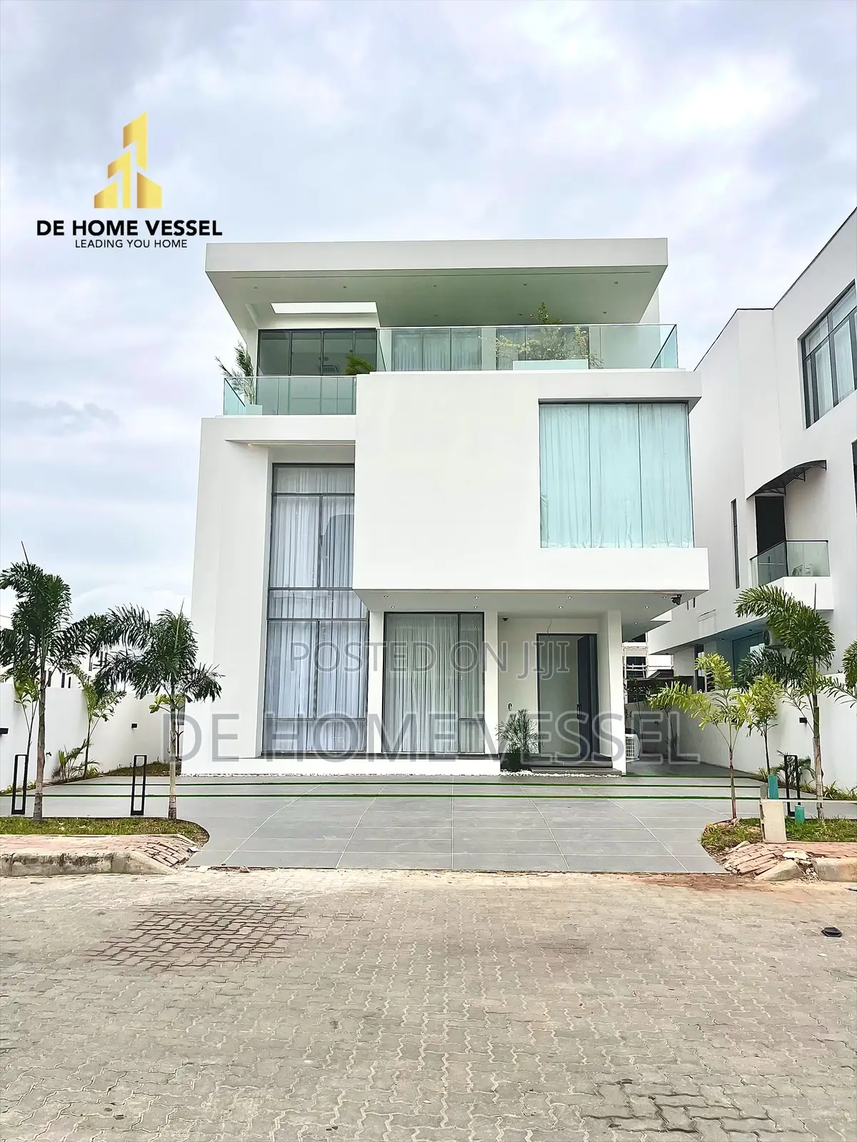 5bdrm Duplex in Ikate for sale