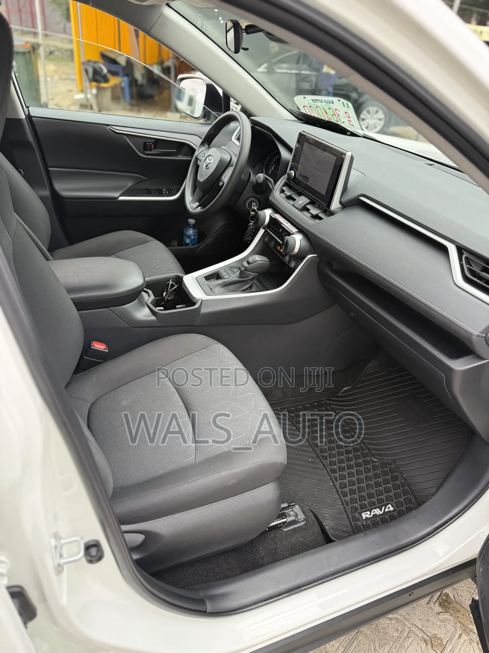Toyota RAV4 LE AWD 2024 White
