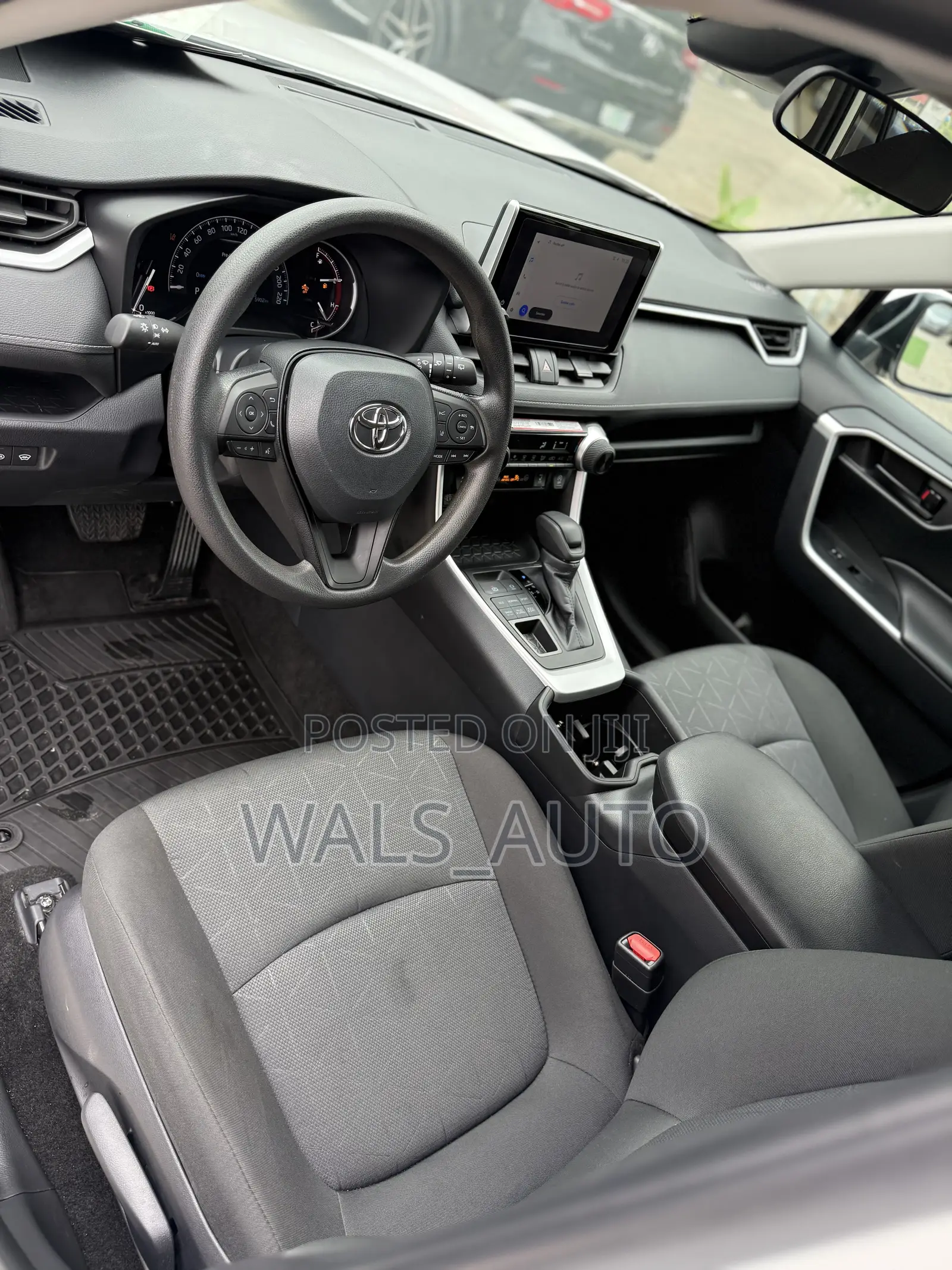 Toyota RAV4 LE AWD 2024 White