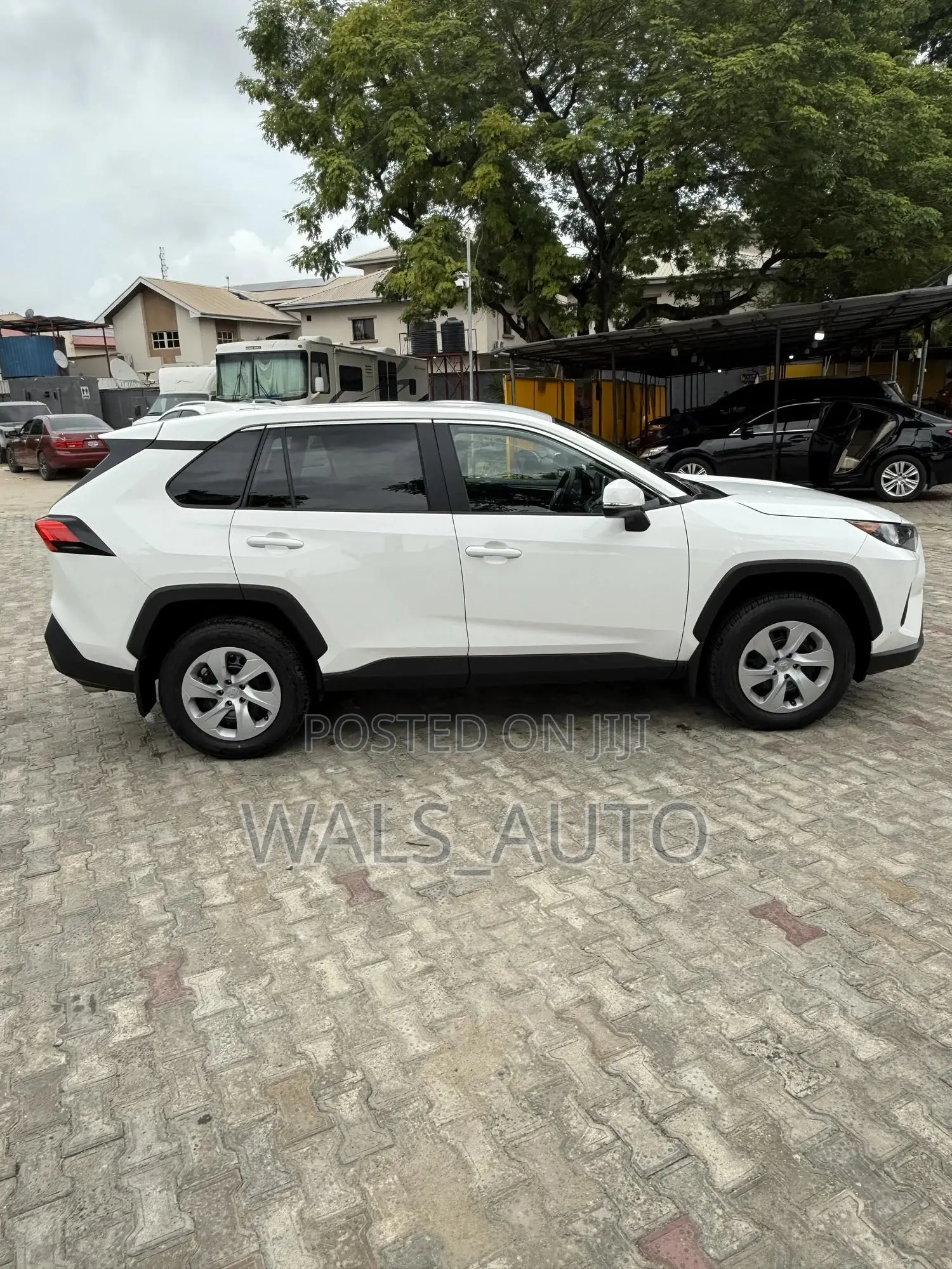Toyota RAV4 LE AWD 2024 White