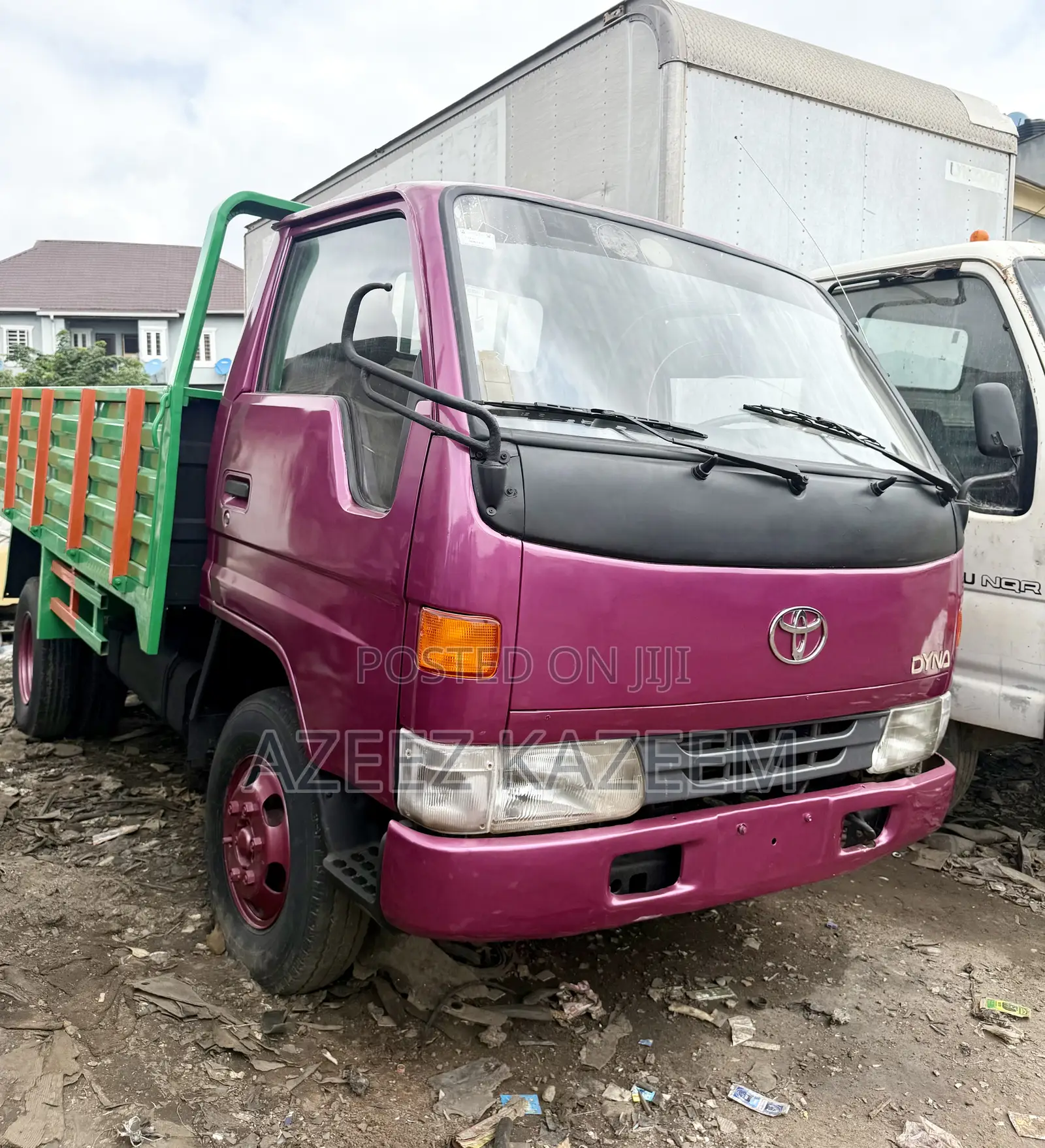 Toyota Dyna 2000 Pink