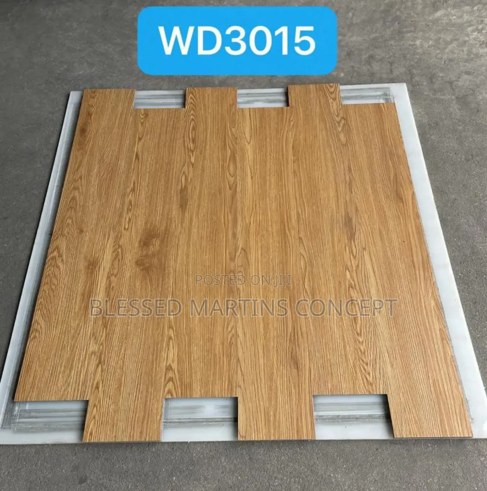 Vinyl Laminated Wooden Design PVC Floor, Contains 3.24 Sq Meters