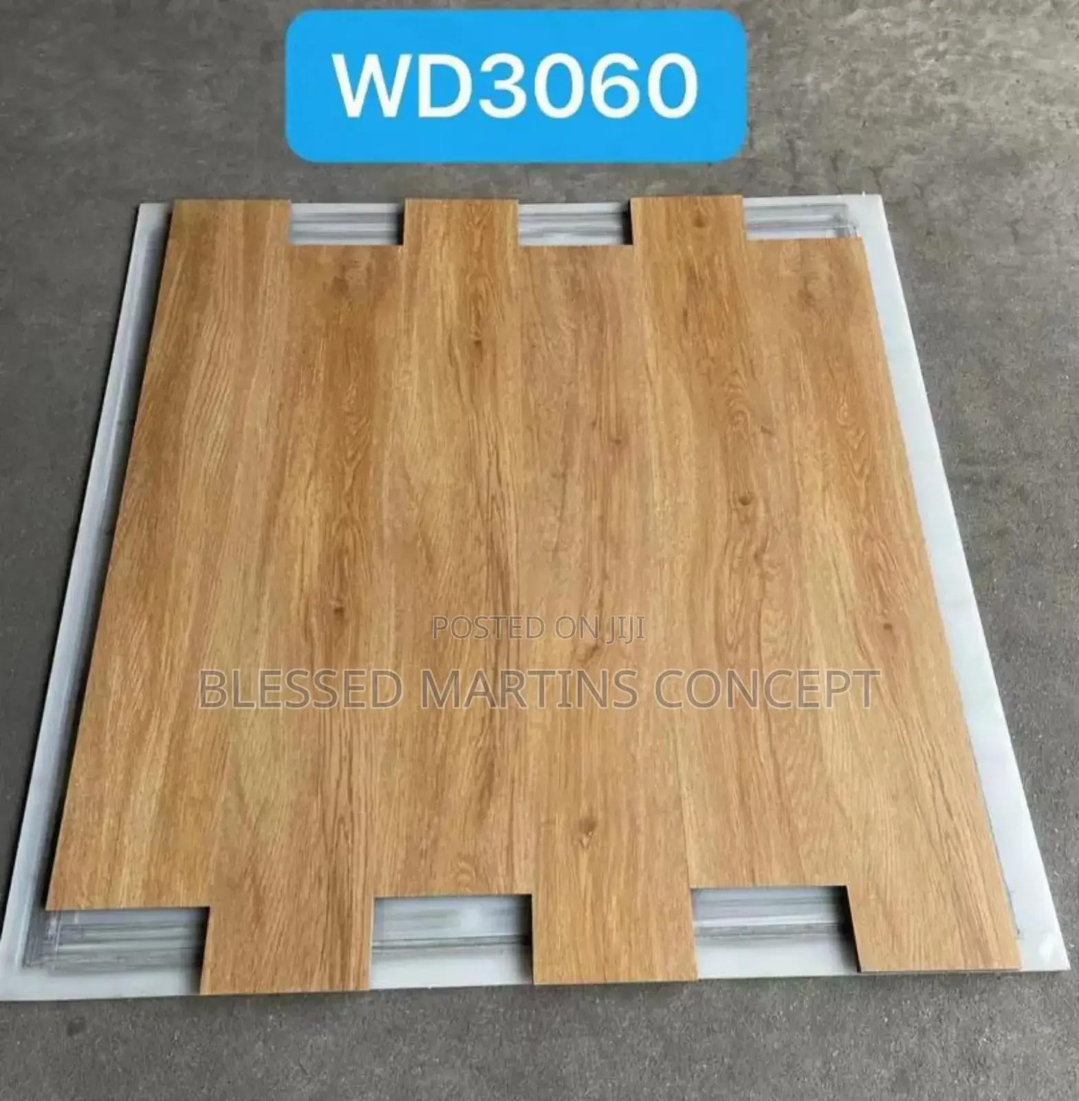 Vinyl Laminated Wooden Design PVC Floor, Contains 3.24 Sq Meters