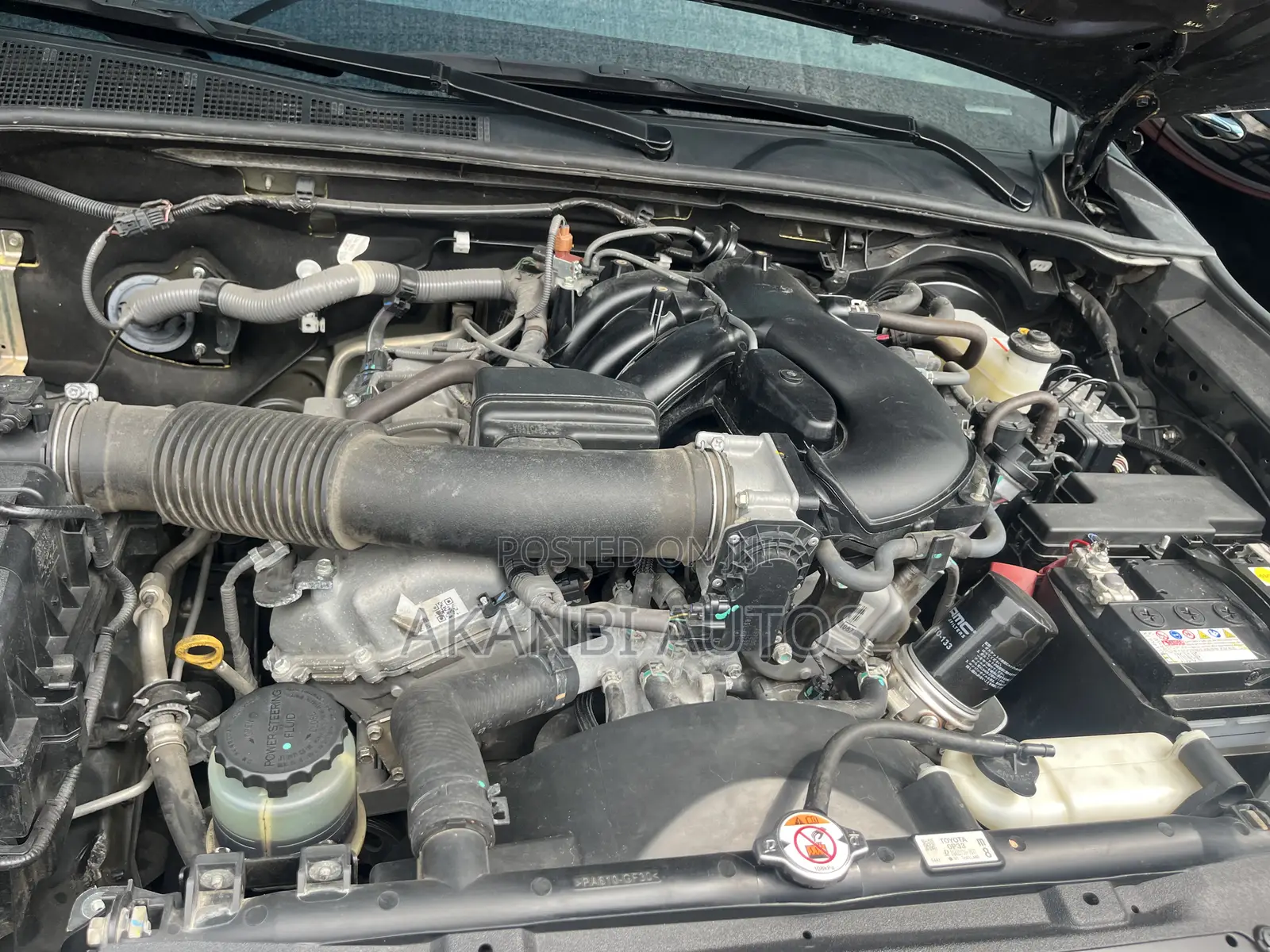 Toyota Hilux 2024 Black