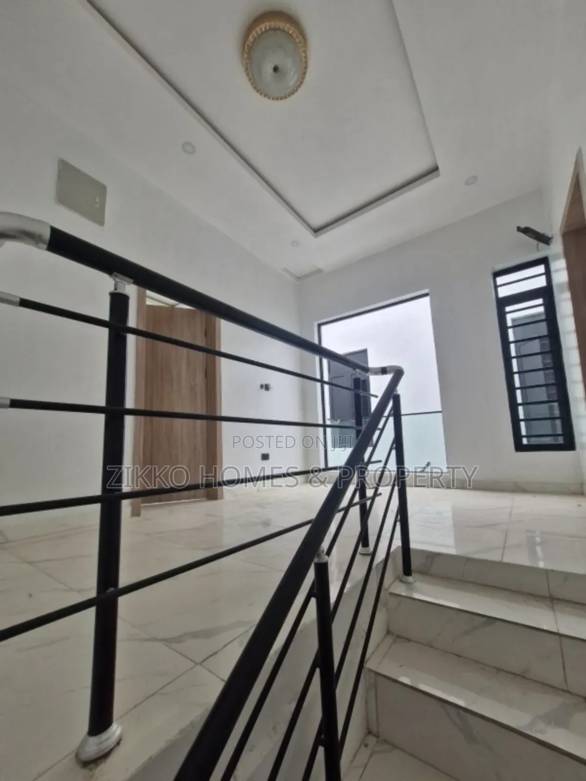 3bdrm Townhouse/Terrace in Ikota Gra, Chevron for sale