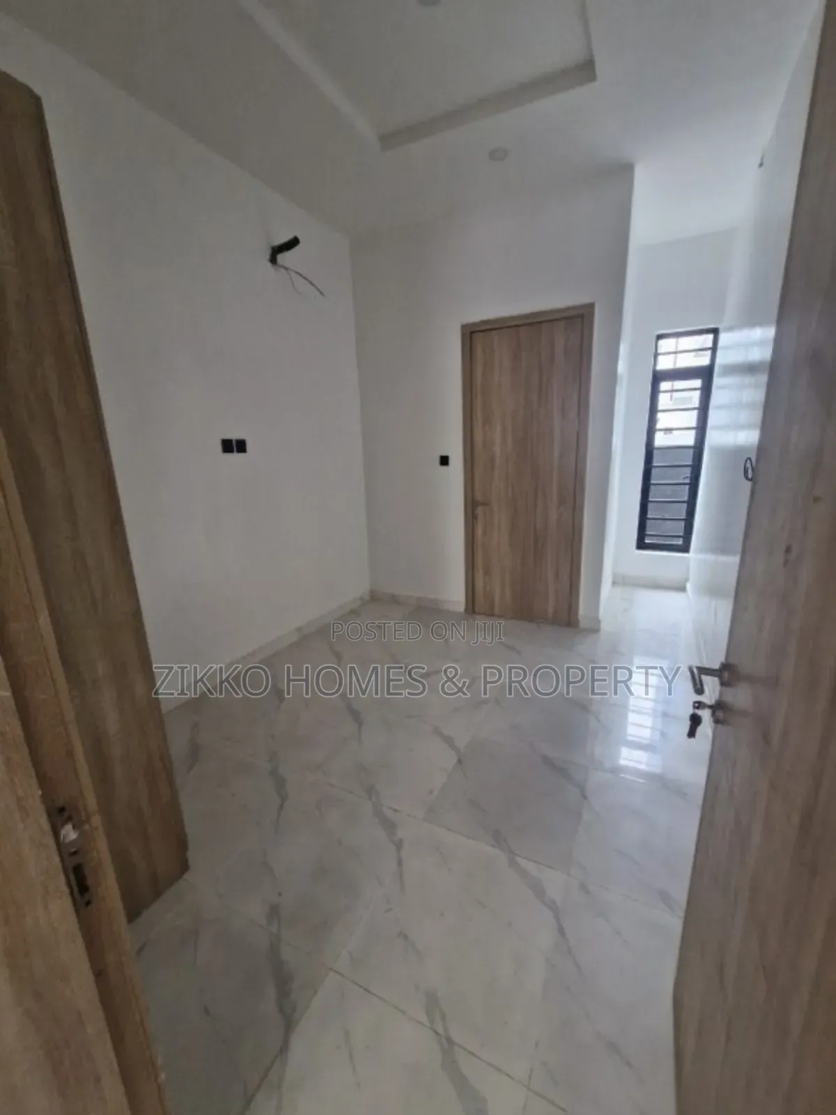 3bdrm Townhouse/Terrace in Ikota Gra, Chevron for sale