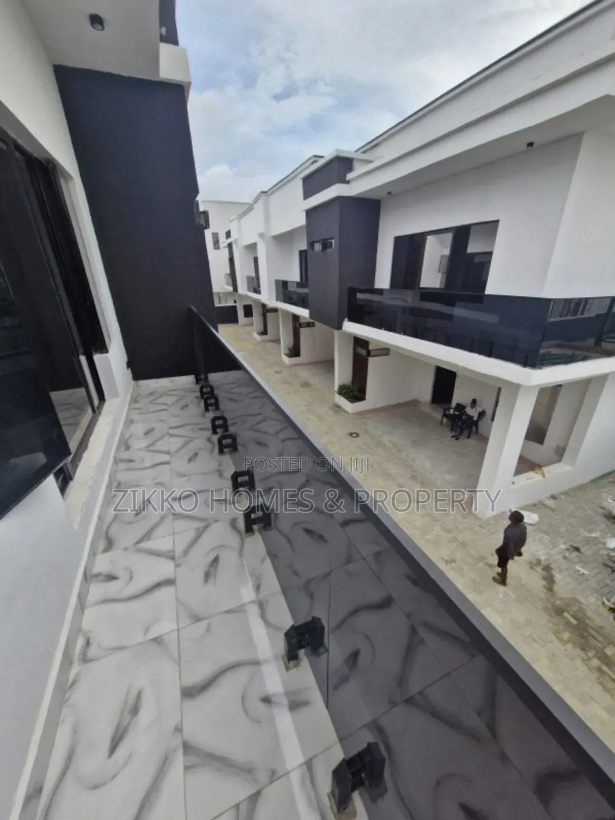 4bdrm Duplex in Ikota Gra, Chevron for sale