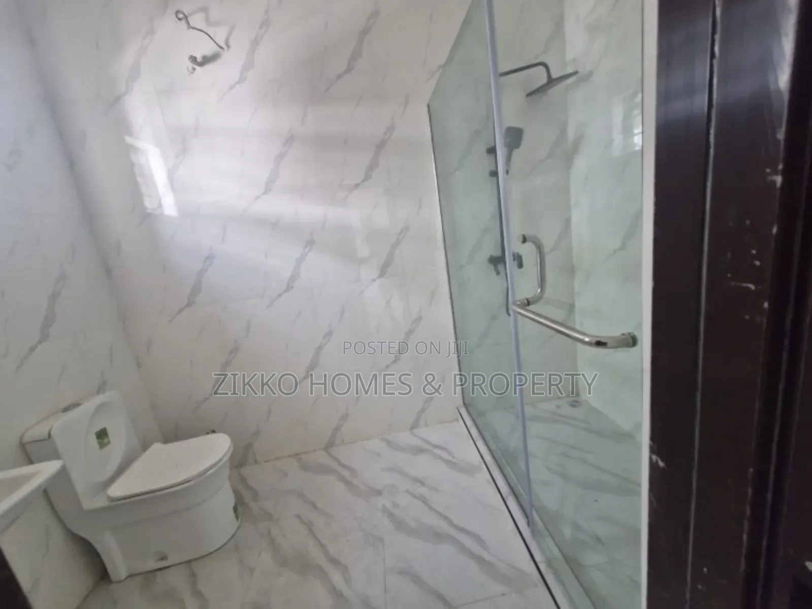 3bdrm Townhouse/Terrace in Ajah for sale