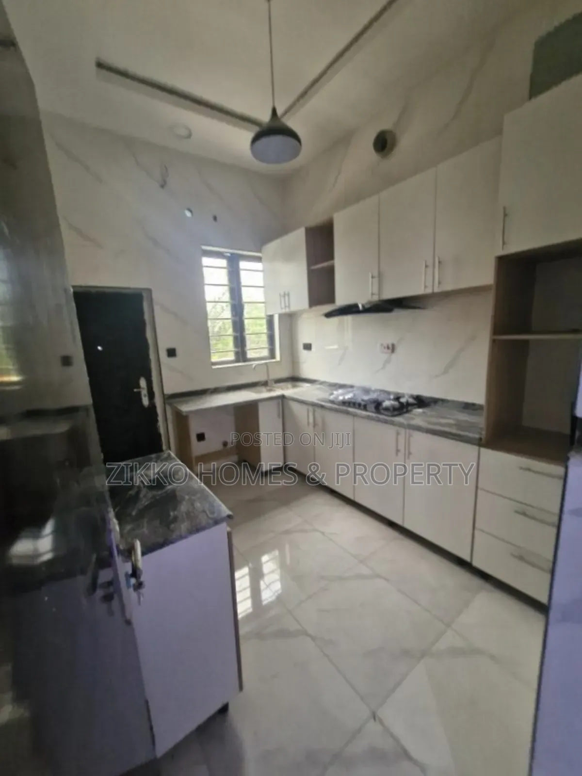 3bdrm Townhouse/Terrace in Ajah for sale