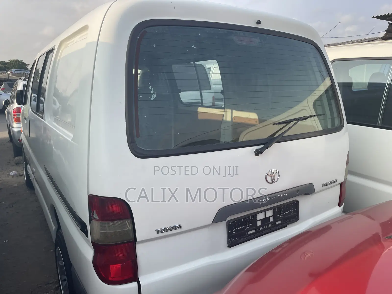 Toyota HiAce 2005 White