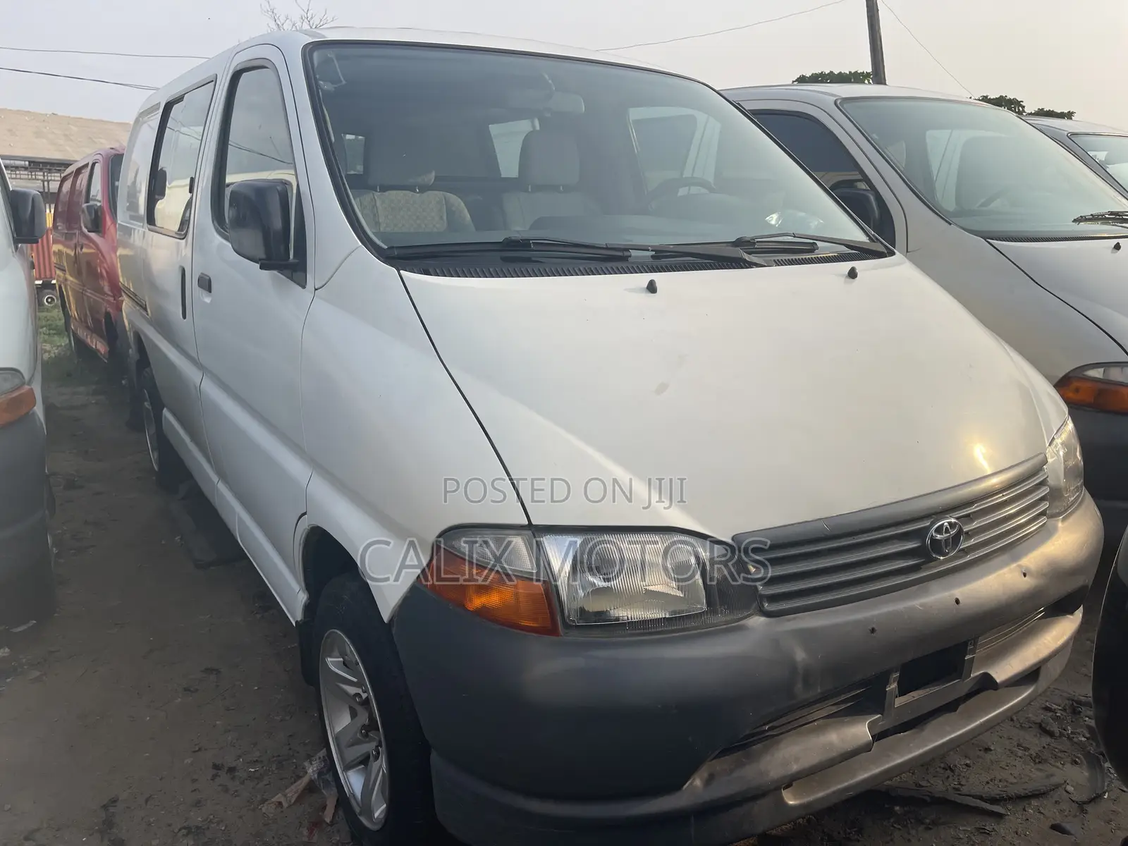 Toyota HiAce 2005 White