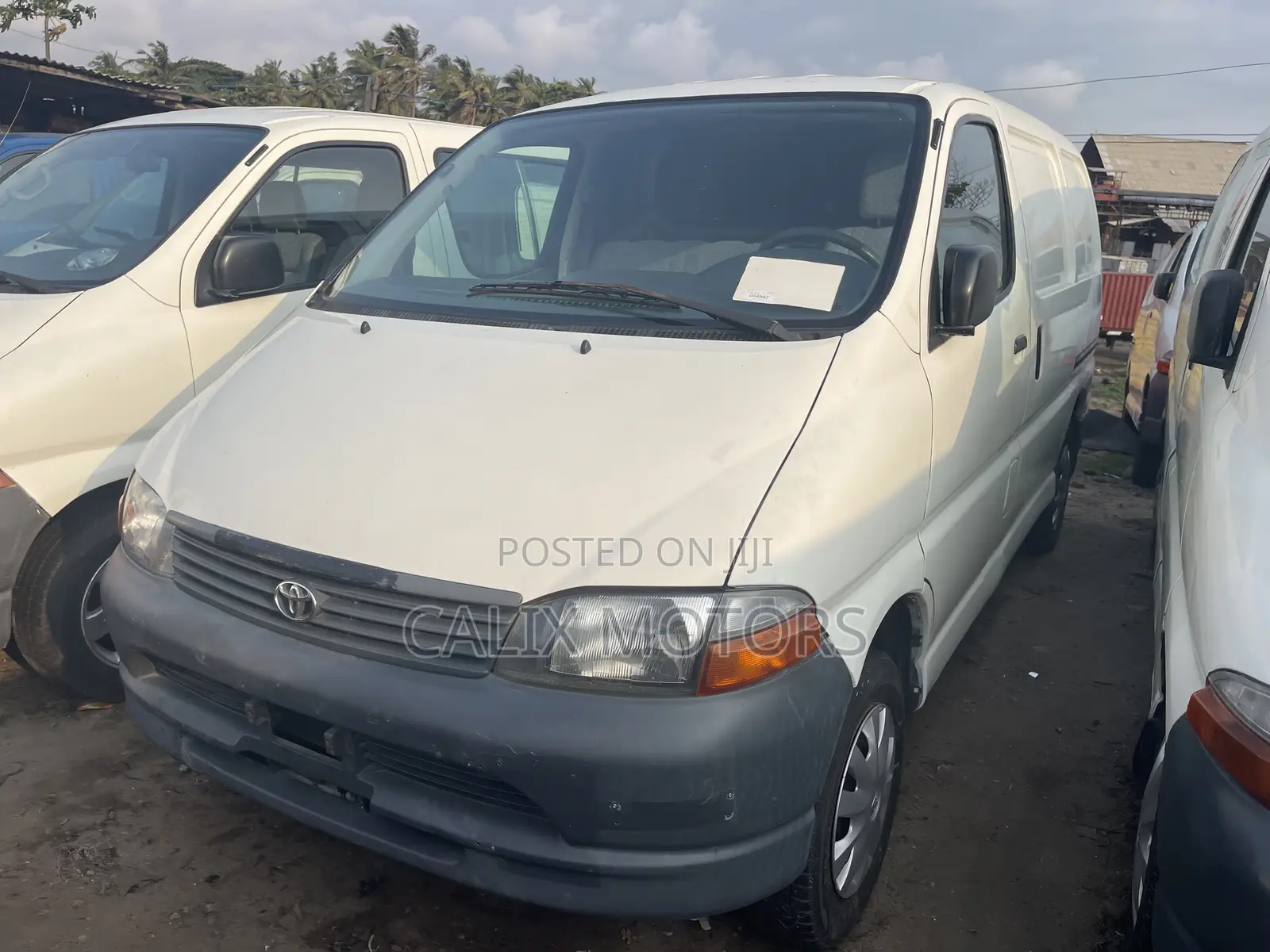 Toyota HiAce 2004 White