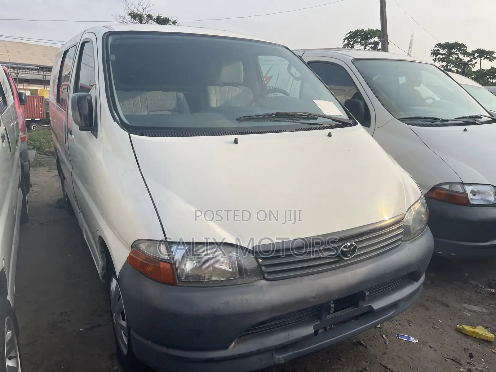 Toyota HiAce 2004 White