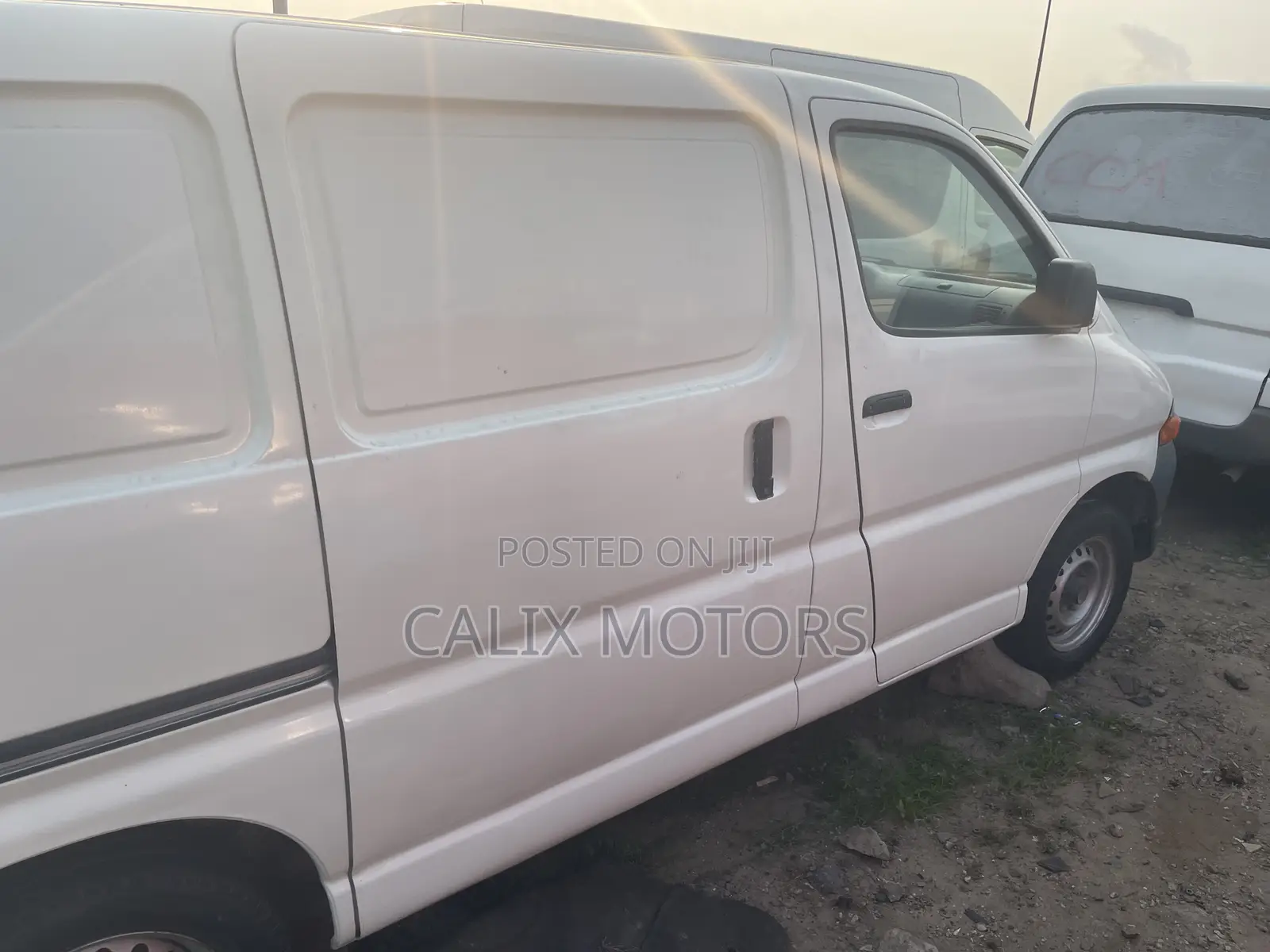 Toyota HiAce 2005 White