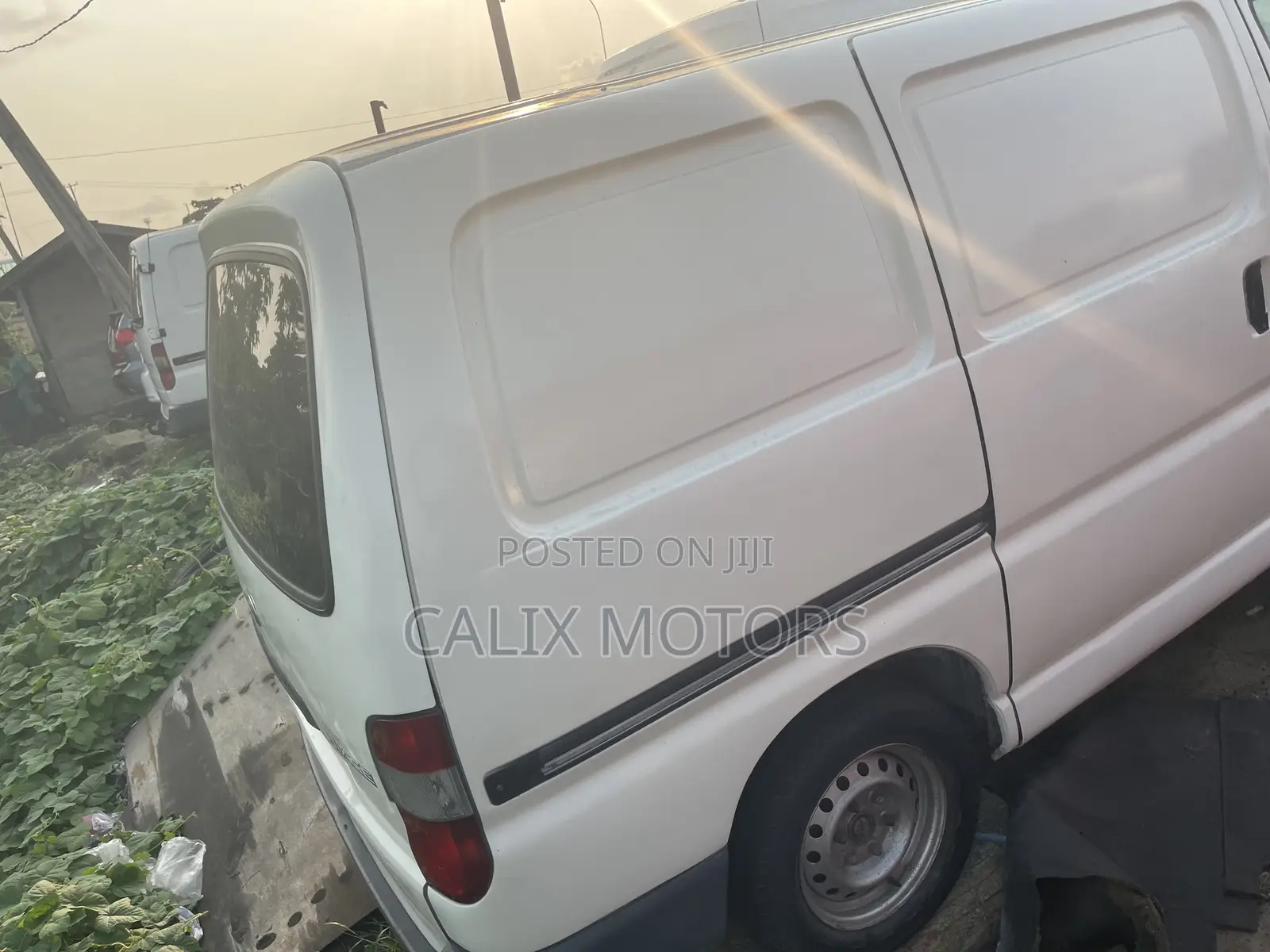 Toyota HiAce 2005 White