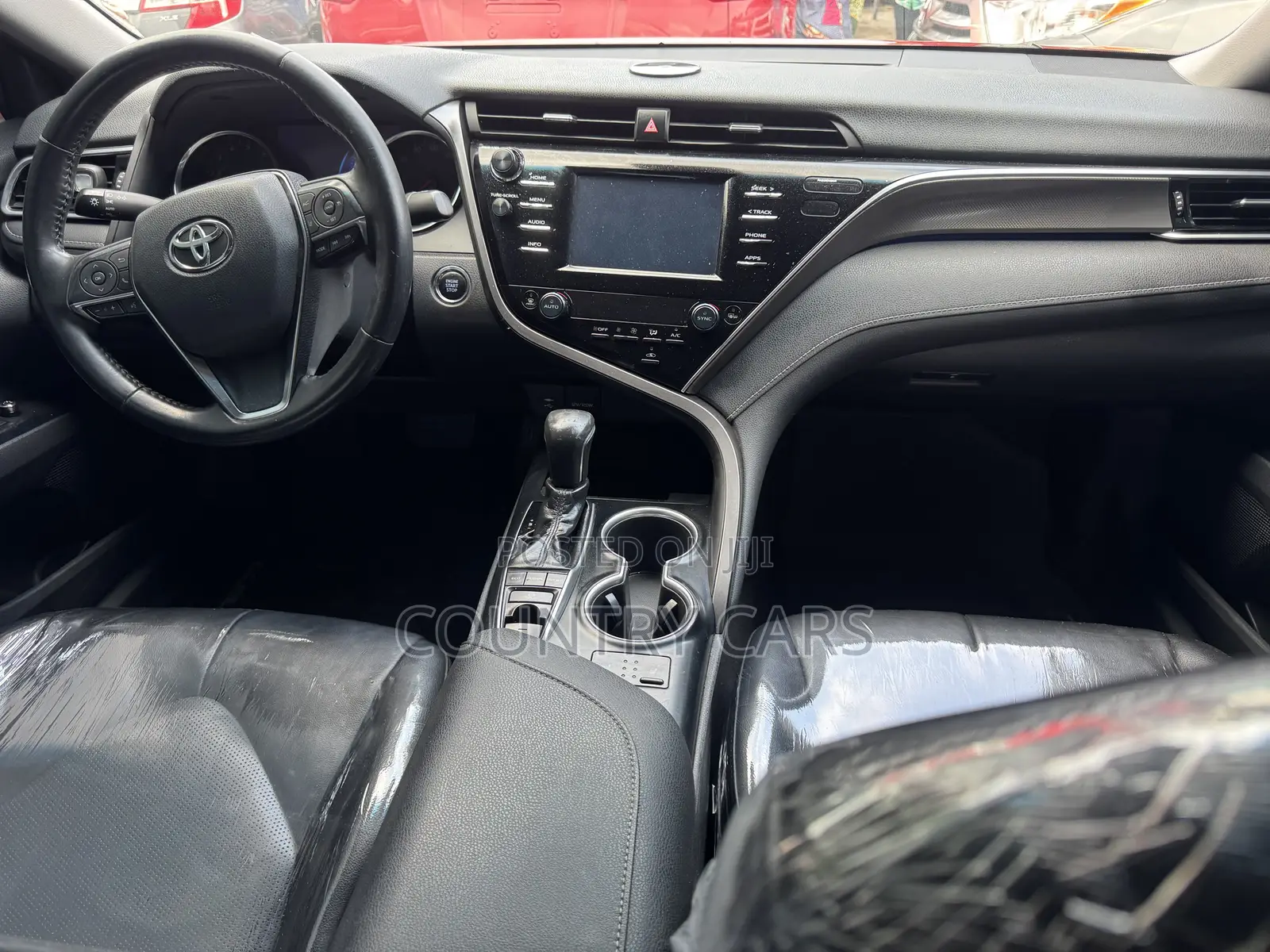 Toyota Camry XSE FWD (2.5L 4cyl 8AM) 2018 Red