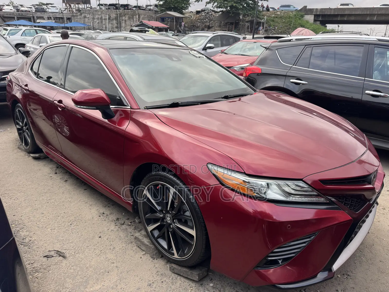Toyota Camry XSE FWD (2.5L 4cyl 8AM) 2018 Red