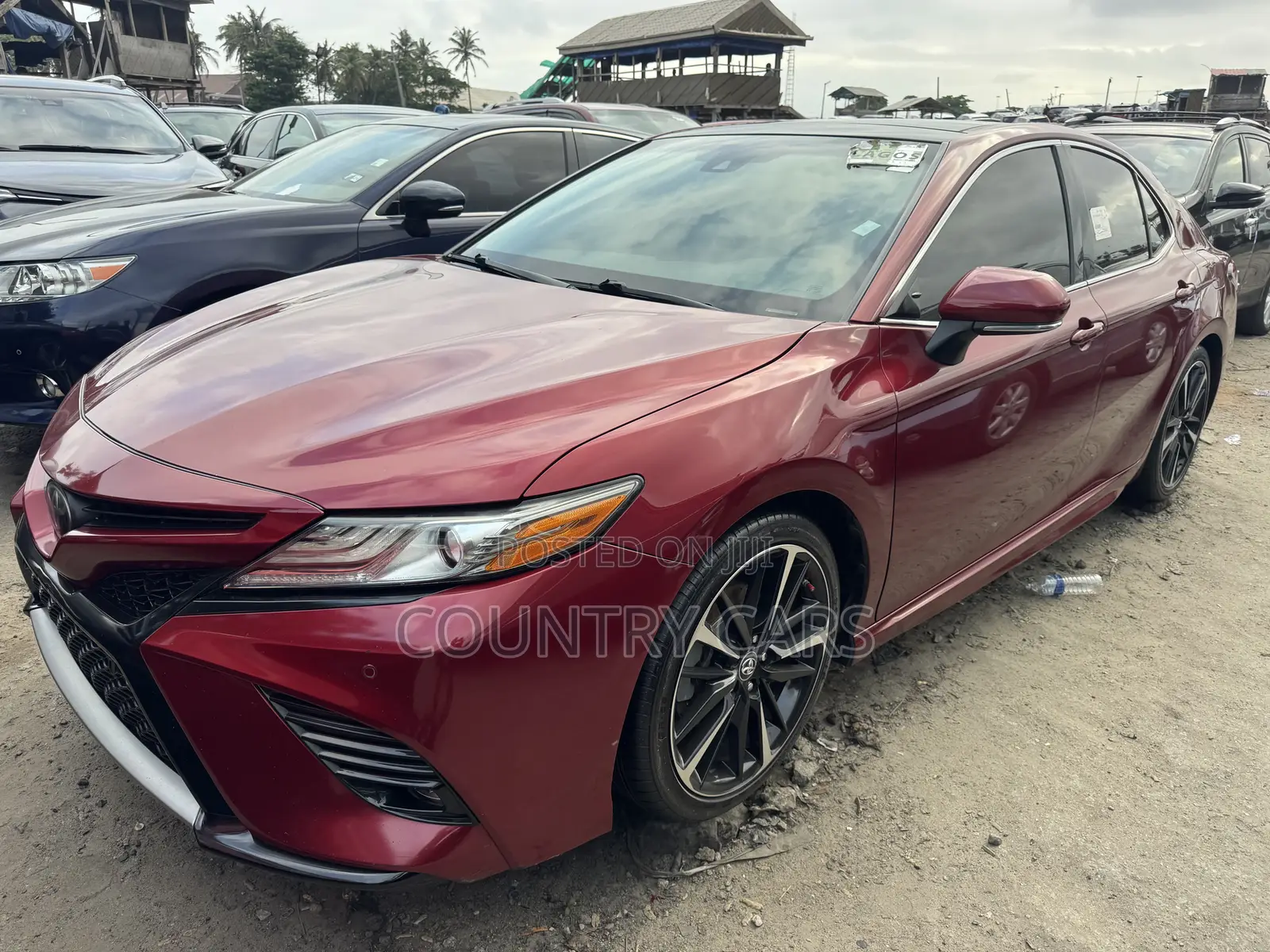 Toyota Camry XSE FWD (2.5L 4cyl 8AM) 2018 Red