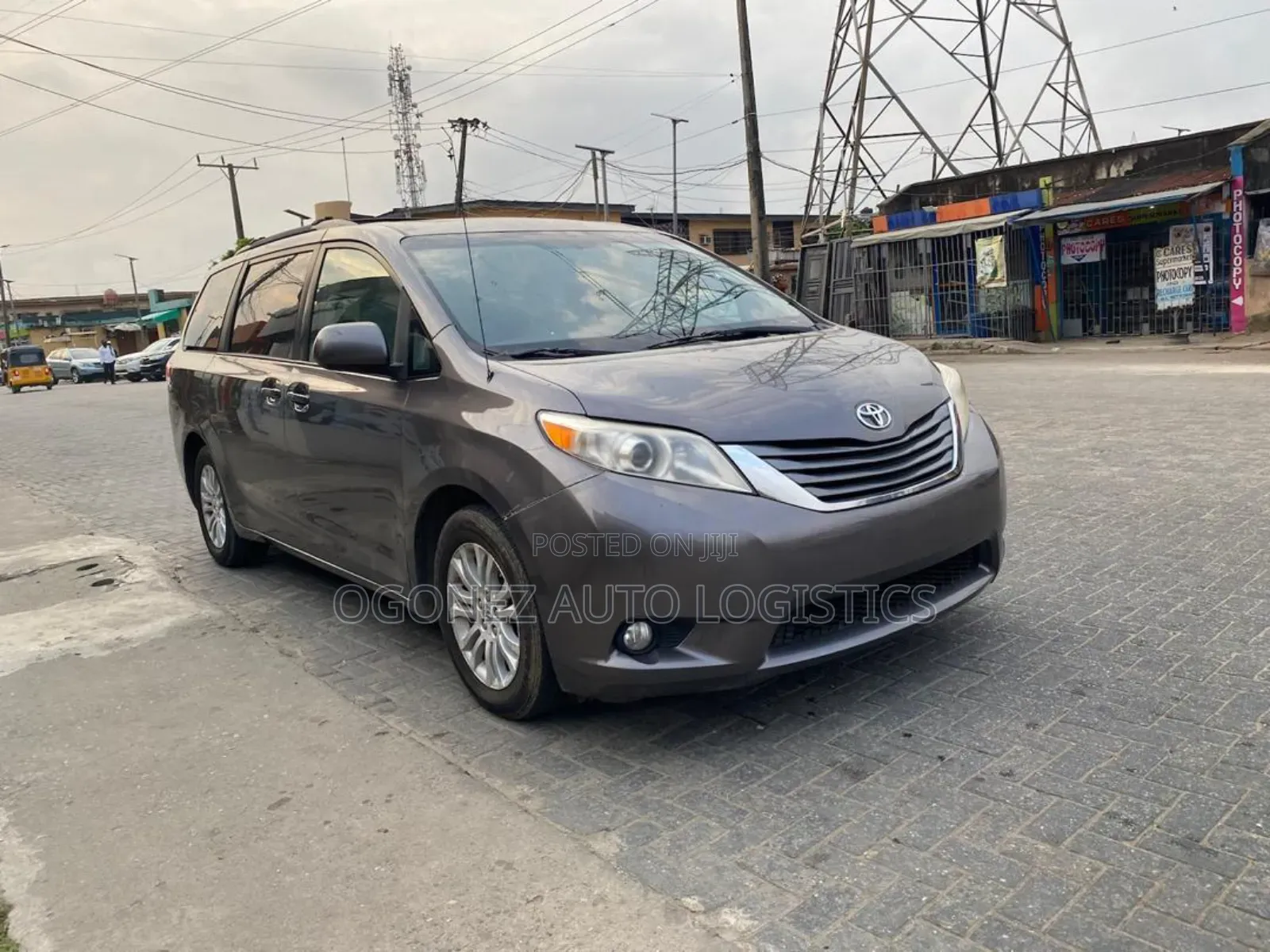 Toyota Sienna XLE 7 Passenger 2011 Gray
