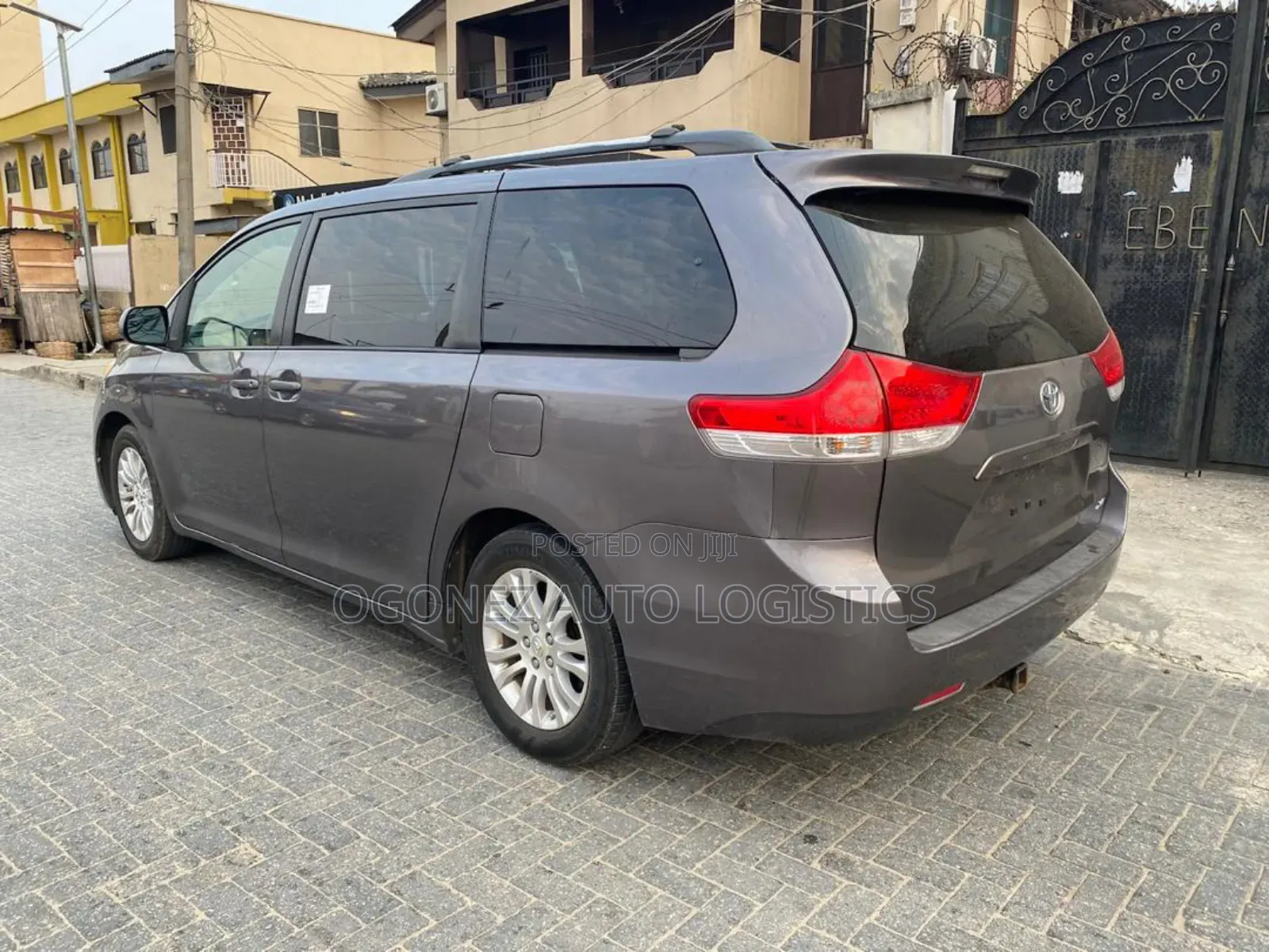 Toyota Sienna XLE 7 Passenger 2011 Gray