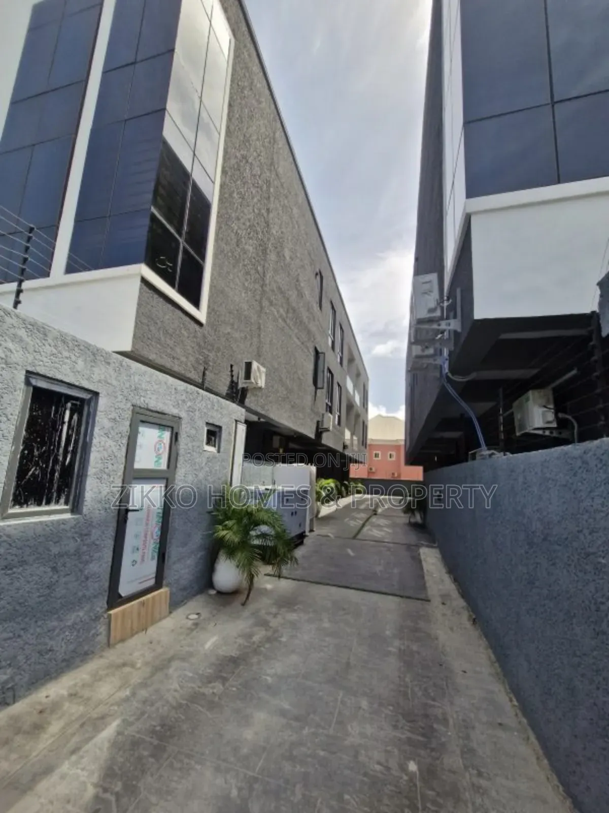 4bdrm Townhouse/Terrace in Lekki for sale