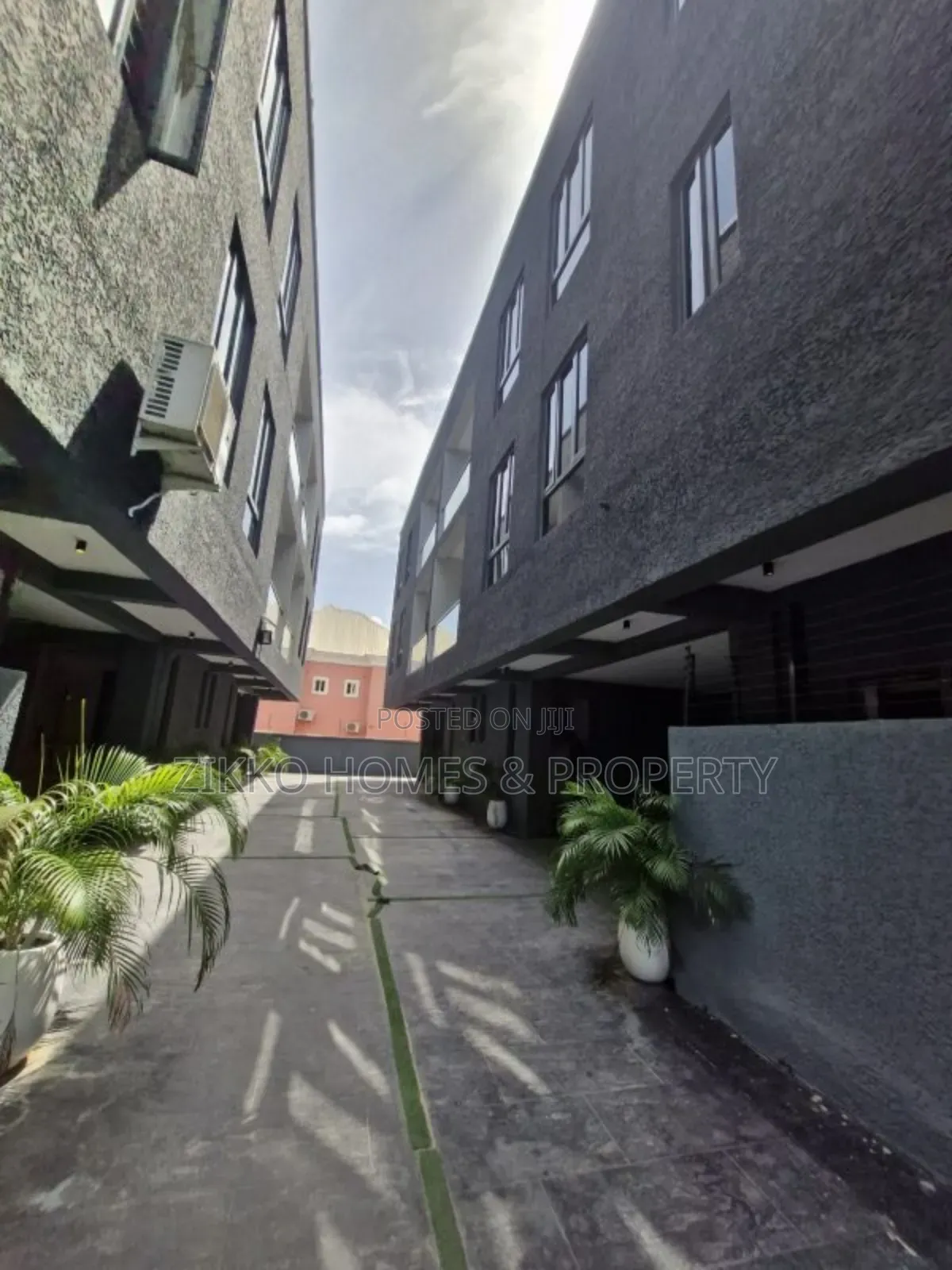 4bdrm Townhouse/Terrace in Lekki for sale