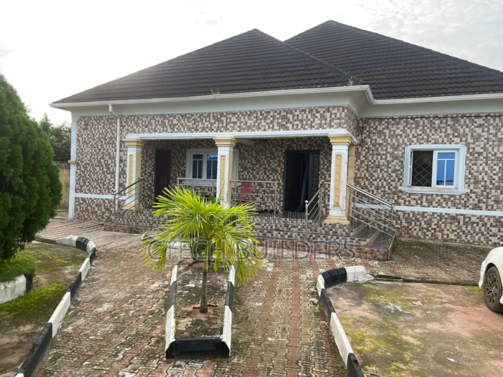 5bdrm Bungalow in Benin City for sale
