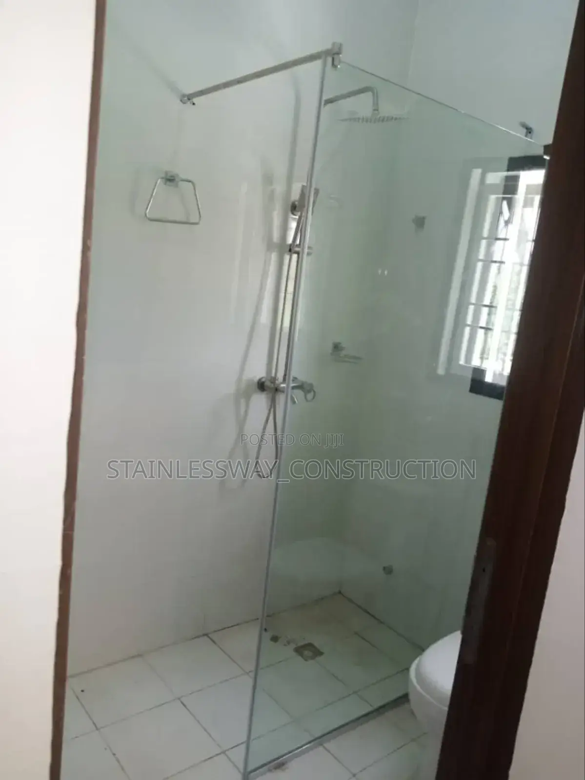 Shower Cubicle at Jahi