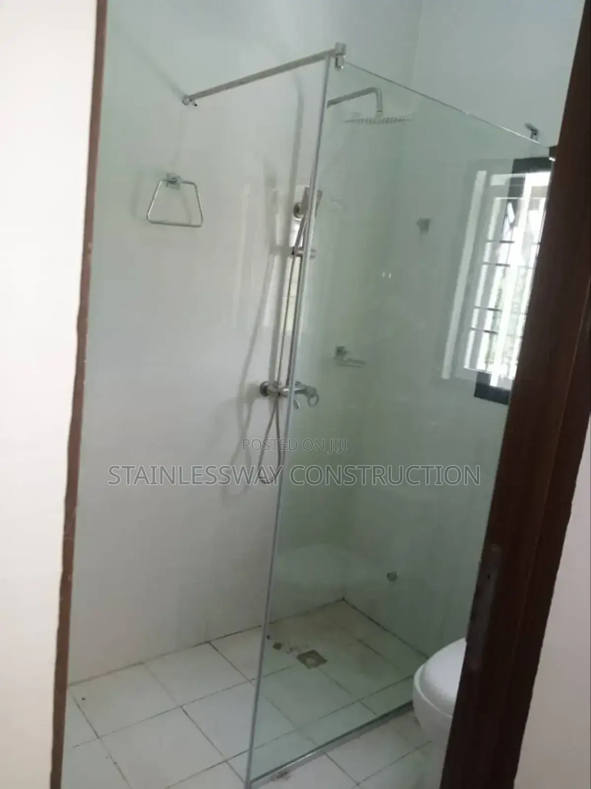 Shower Cubicle at Jahi