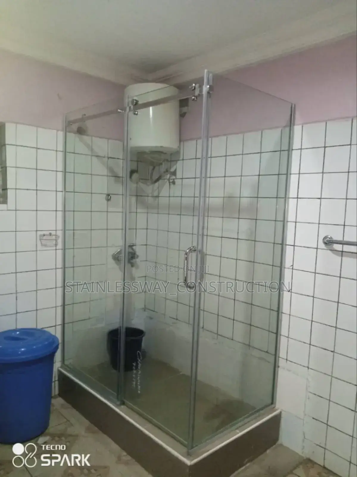 Shower Cubicle at Jahi