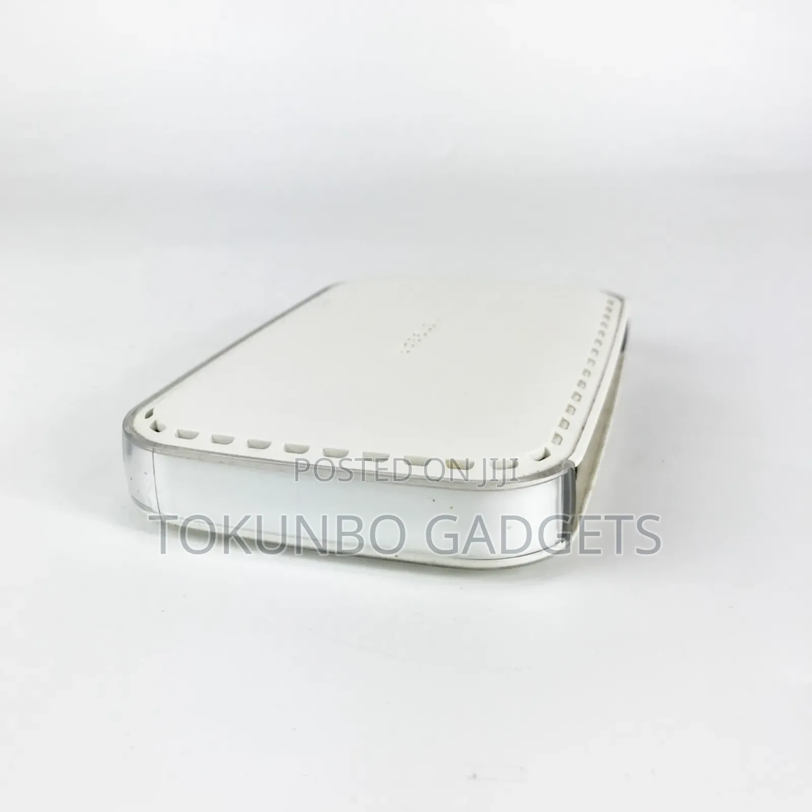 Netgear Fs608 V3 8 Port 10/100 MBPS Switch