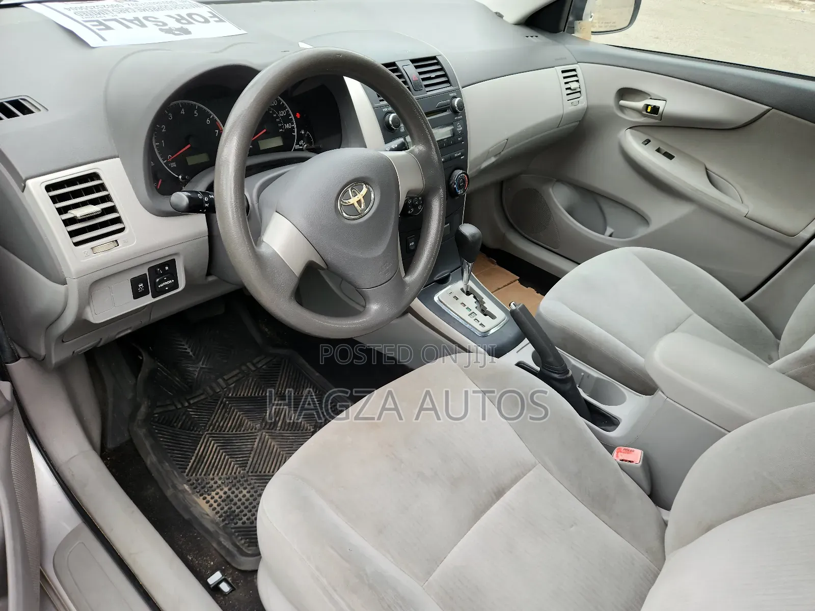 Toyota Corolla LE 4dr Sedan (1.8L 4cyl 4A) 2010 Silver
