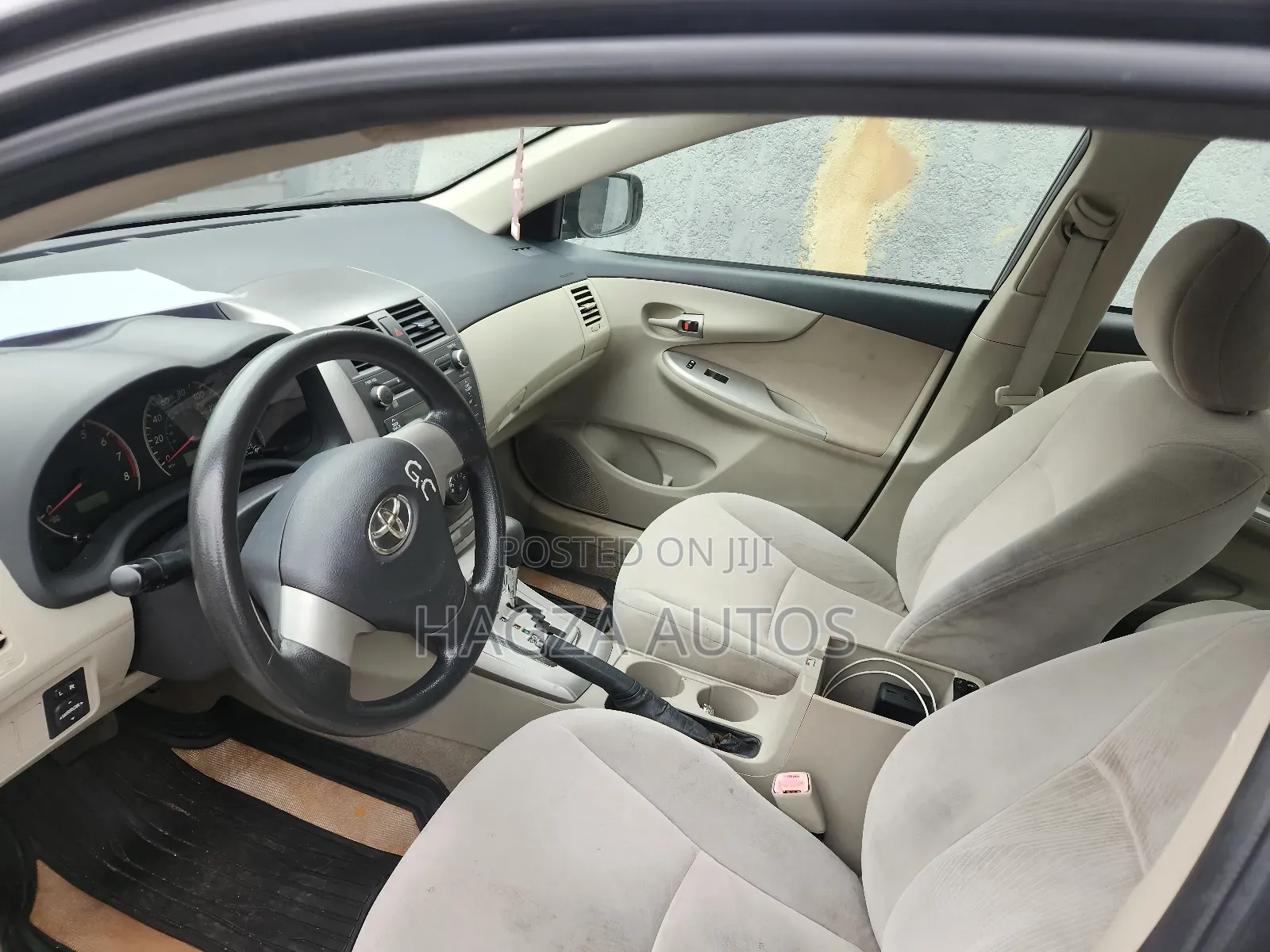 Toyota Corolla LE 4dr Sedan (1.8L 4cyl 4A) 2011 Gray