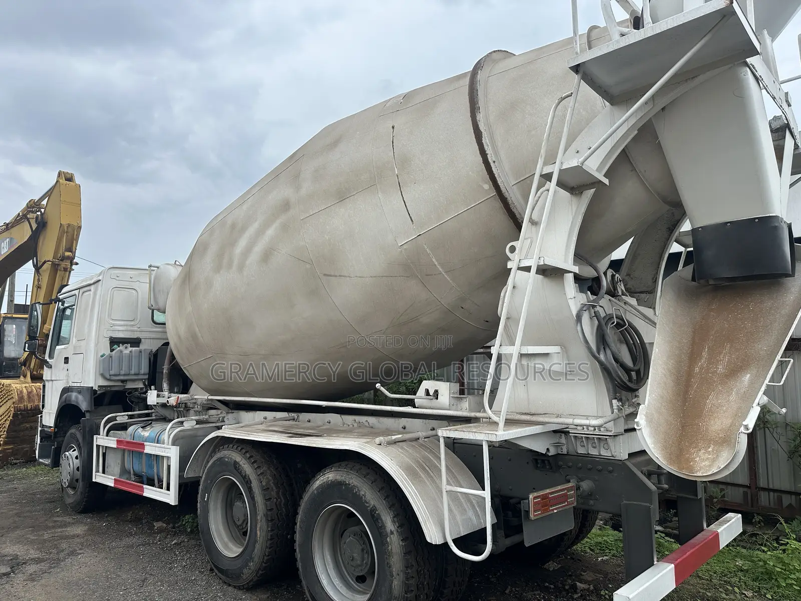 Foreign Used Cement Mixer Truck 10 Cubic Meters
