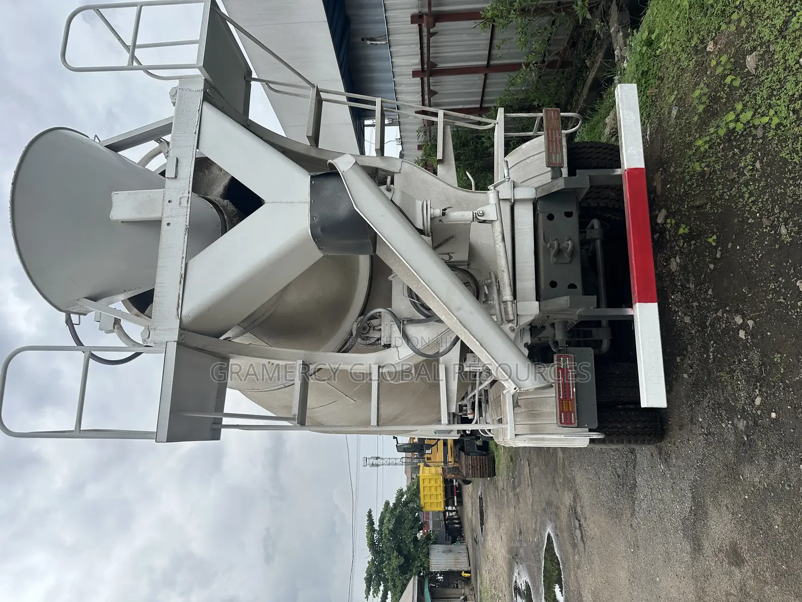 Foreign Used Cement Mixer Truck 10 Cubic Meters