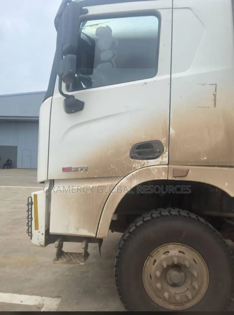 Nigerian Company Used 12 Tire Tipper Truck Bought Brand New