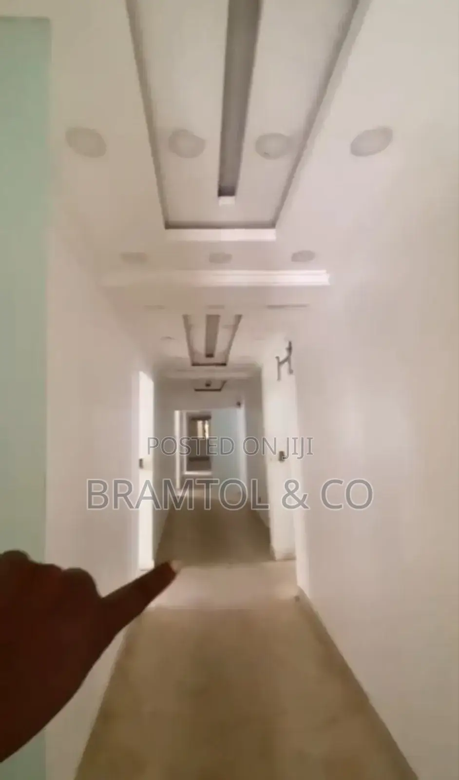 8bdrm Duplex in Wuse 2 for sale