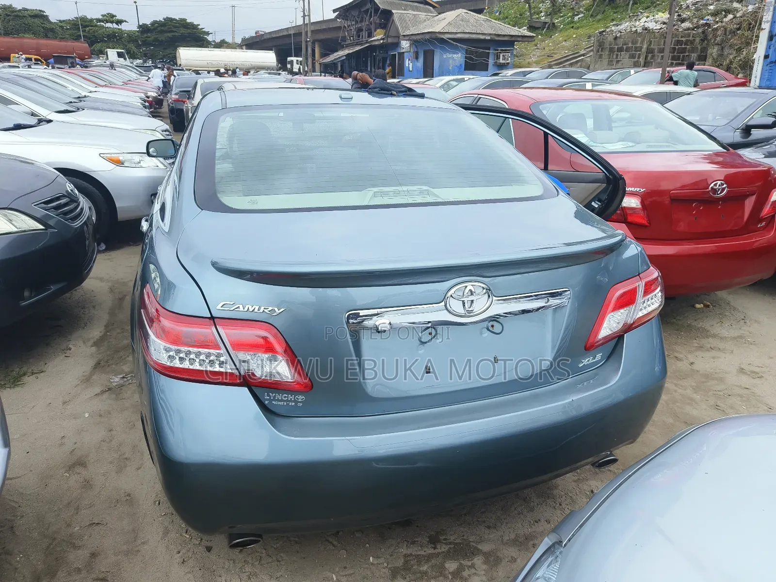Toyota Camry XLE V6 4dr Sedan (3.5L 6cyl 6A) 2011 Blue