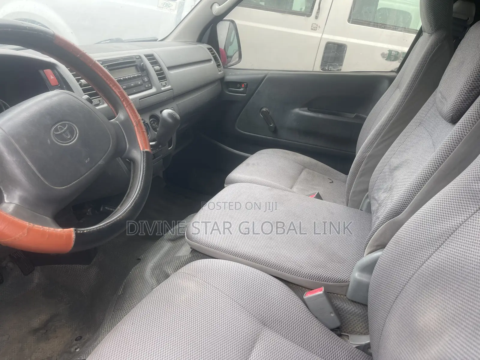 Toyota HiAce 2008 Black