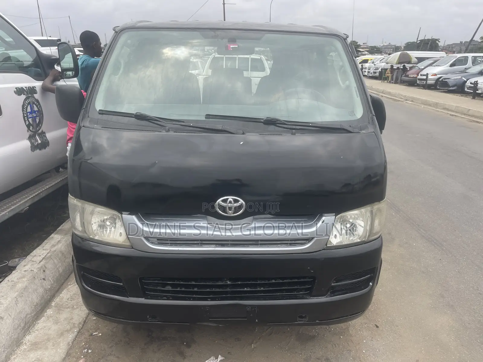 Toyota HiAce 2008 Black