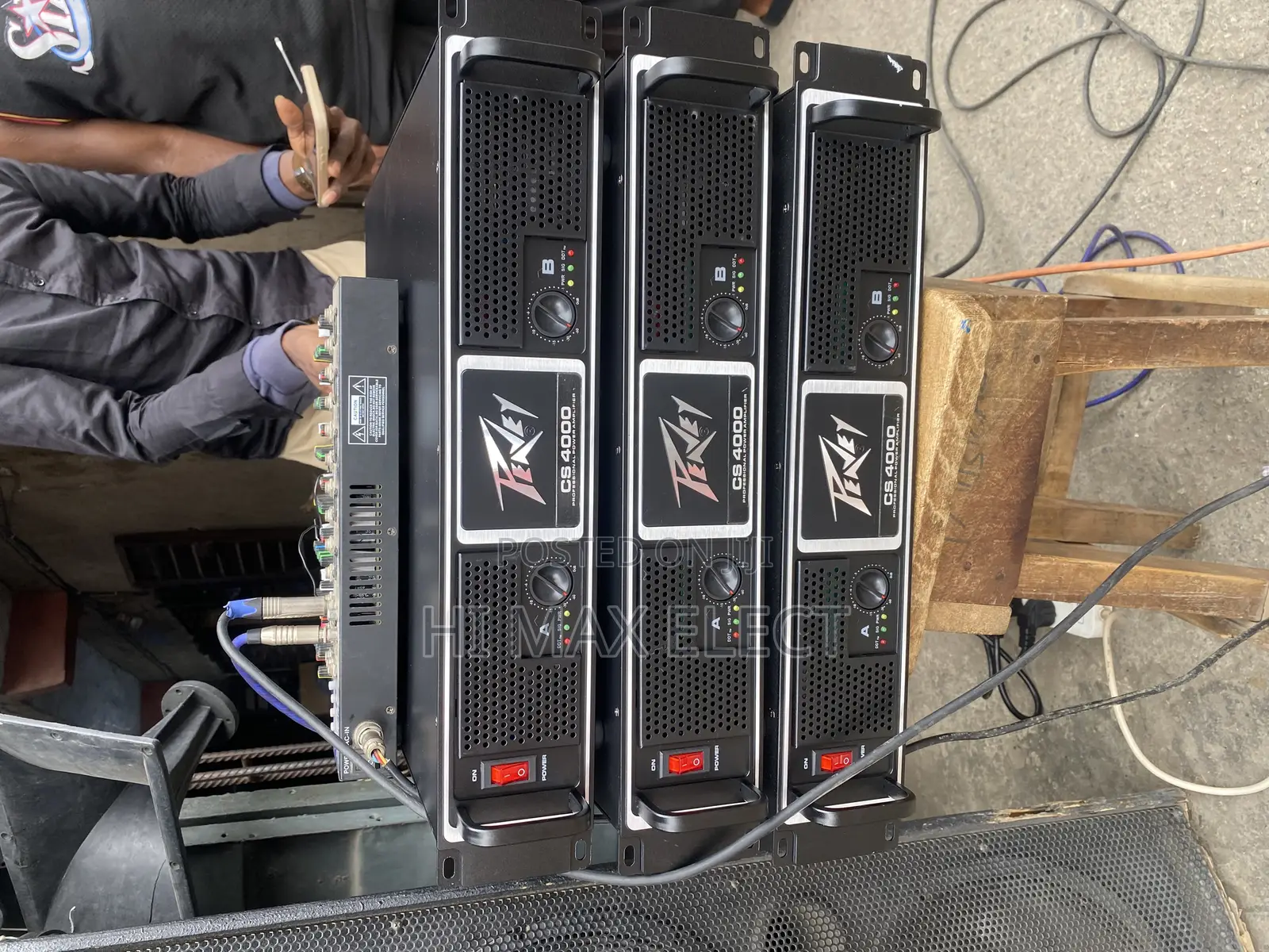 Professional Cs4000 Power Amplifier